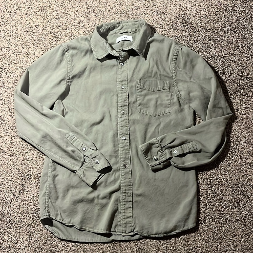 Buck Mason Olive Green Men’s shirt.